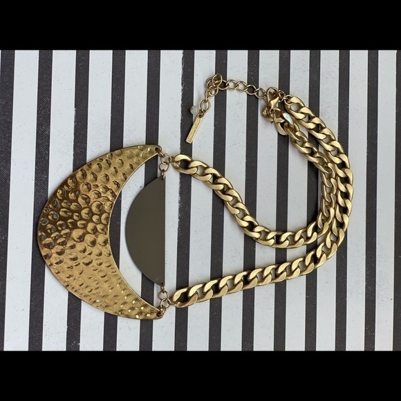 Necklace Statement Bib Design Hammered Steve Madden - Picture 6 of 7